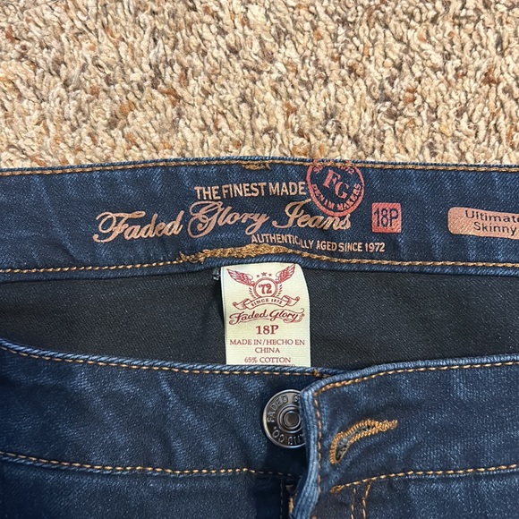 Like New, Faded Glory Women’s Jeans Size 18p - Picture 2 of 2
